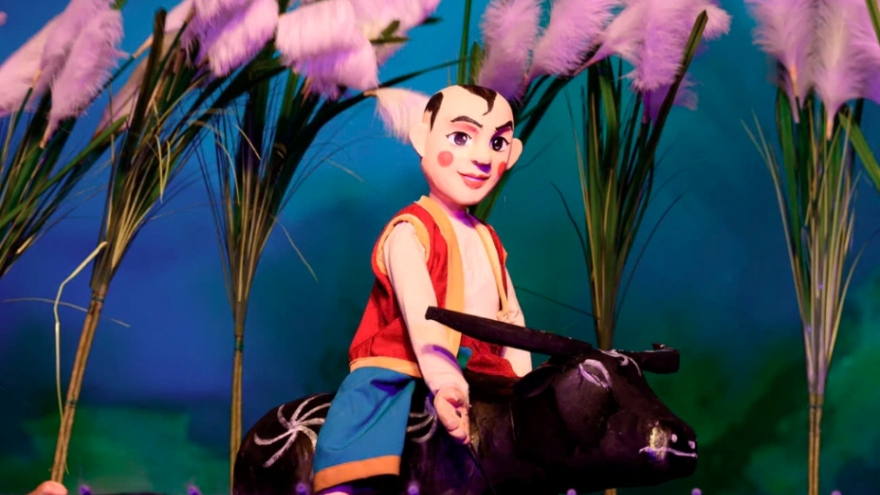 Water puppetry debuts at HCM City spring flower festival